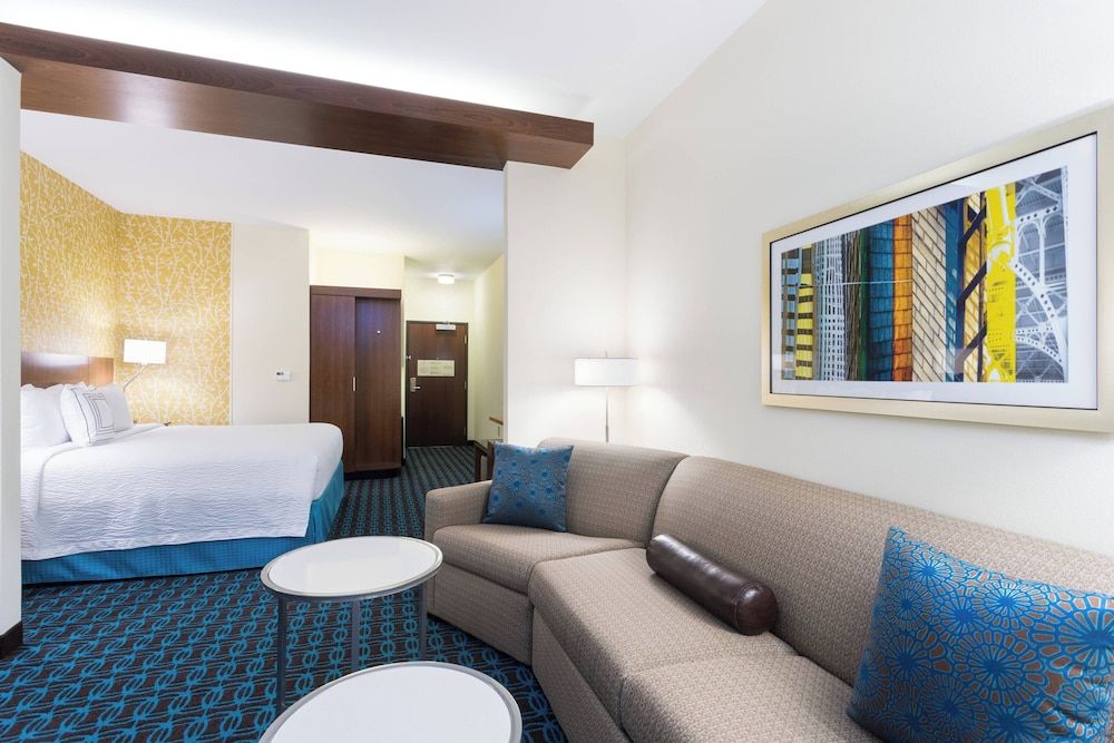 Suite, 1 King Bed with Sofa bed (Mobility/Hearing Accessible, Tub)