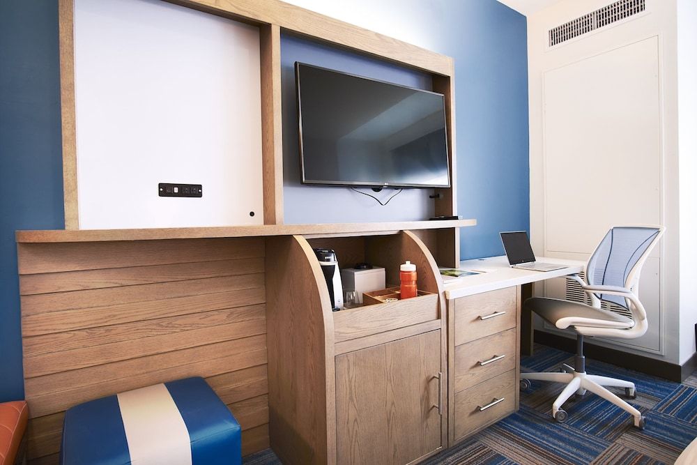 undefined EVEN Hotel Miami - Airport by IHG 3