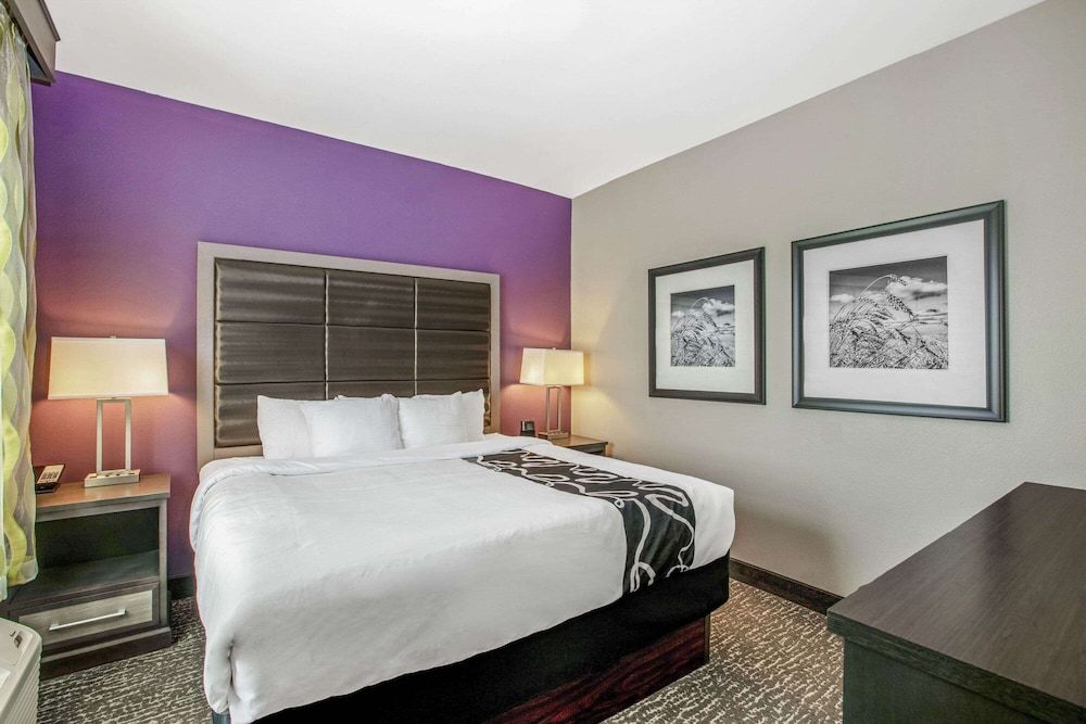 Suite, 1 King Bed, Non Smoking