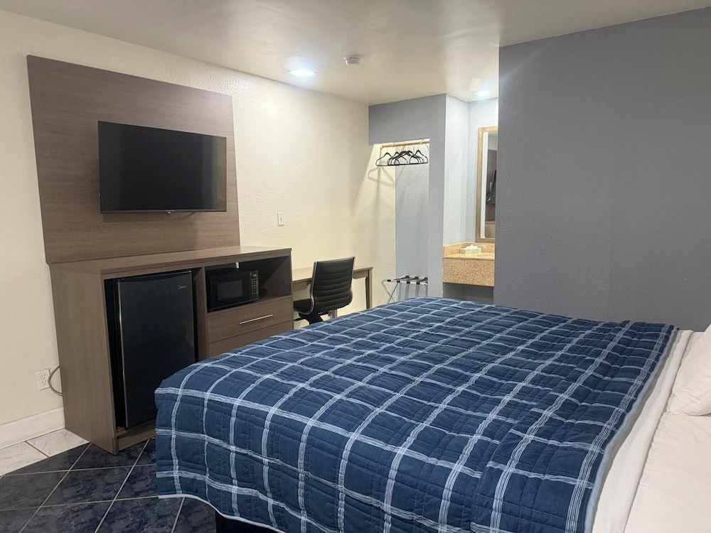 Lockhart Inn Standard Room, 1 King Bed 2