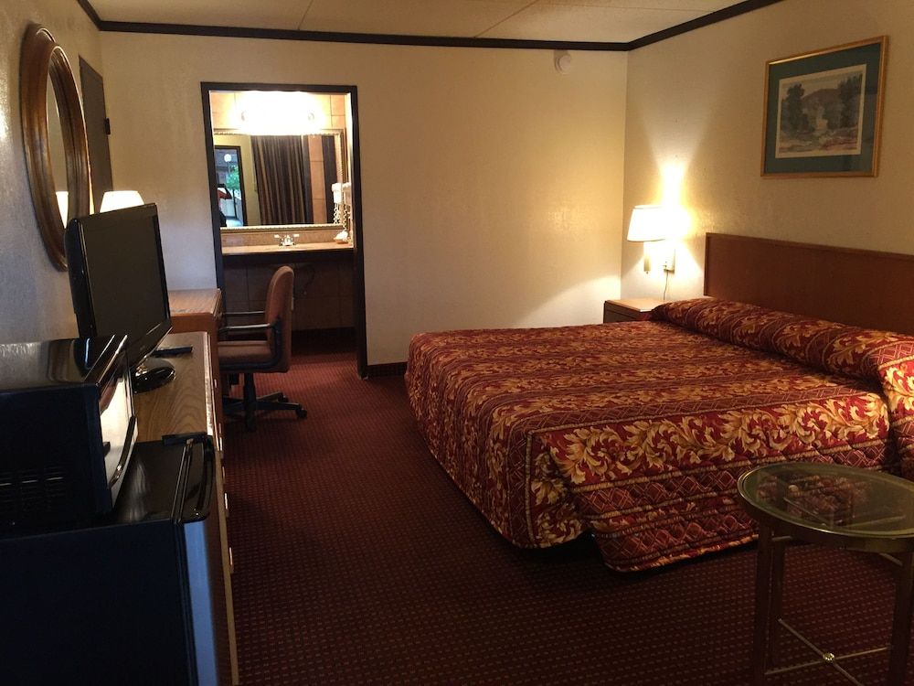 Standard Room, 1 King Bed, Non Smoking