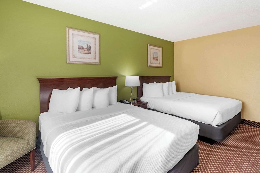 Standard Room, 2 Queen Beds, Non Smoking