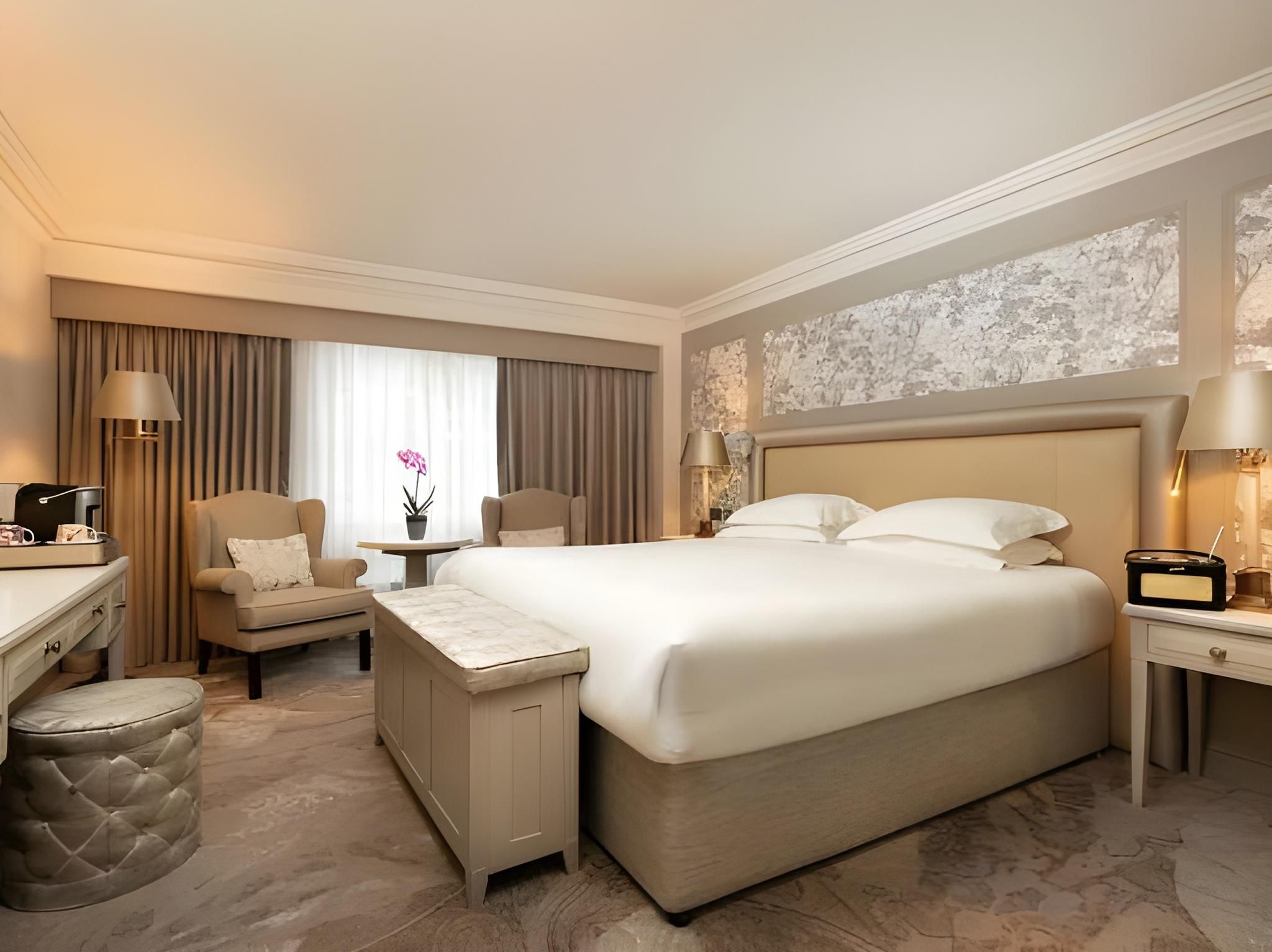 undefined Brooks Hotel 3