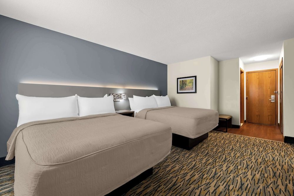 Best Western Inn Standard Room, 2 Queen Beds, Accessible, Refrigerator & Microwave (1st Floor)