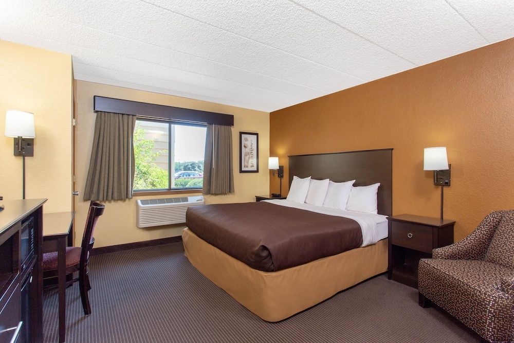 Room, 1 King Bed, Accessible, Non Smoking