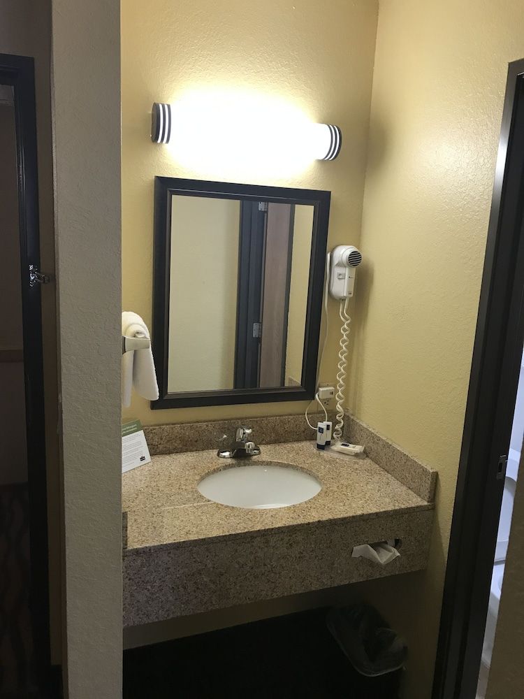 Suite, 1 King Bed, Non Smoking (One-Bedroom Suite)