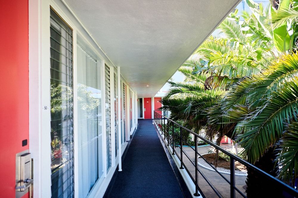 undefined The Phoenix Hotel 9