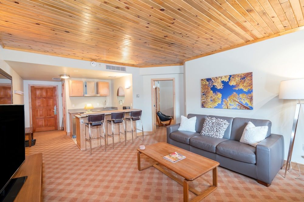 Ice House Suites and Condominiums Deluxe Suite, 1 Bedroom 3