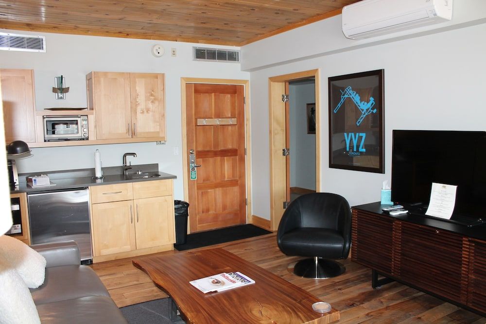 Ice House Suites and Condominiums Suite, 1 Bedroom 8