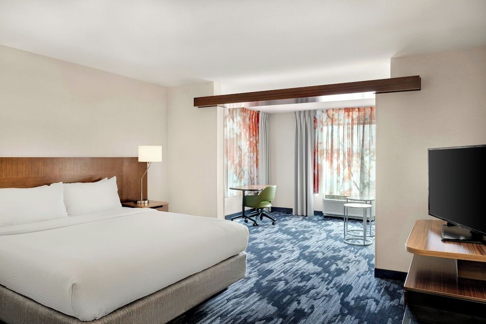 Studio Suite, 1 King Bed with Sofa bed, Corner