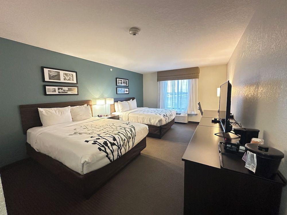 Standard Room, 2 Queen Beds, Non Smoking