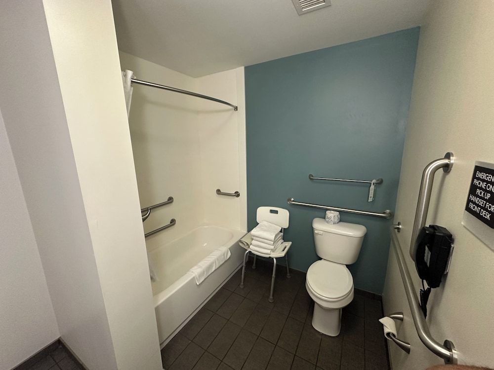Suite, 1 King Bed with Sofa bed, Accessible, Non Smoking