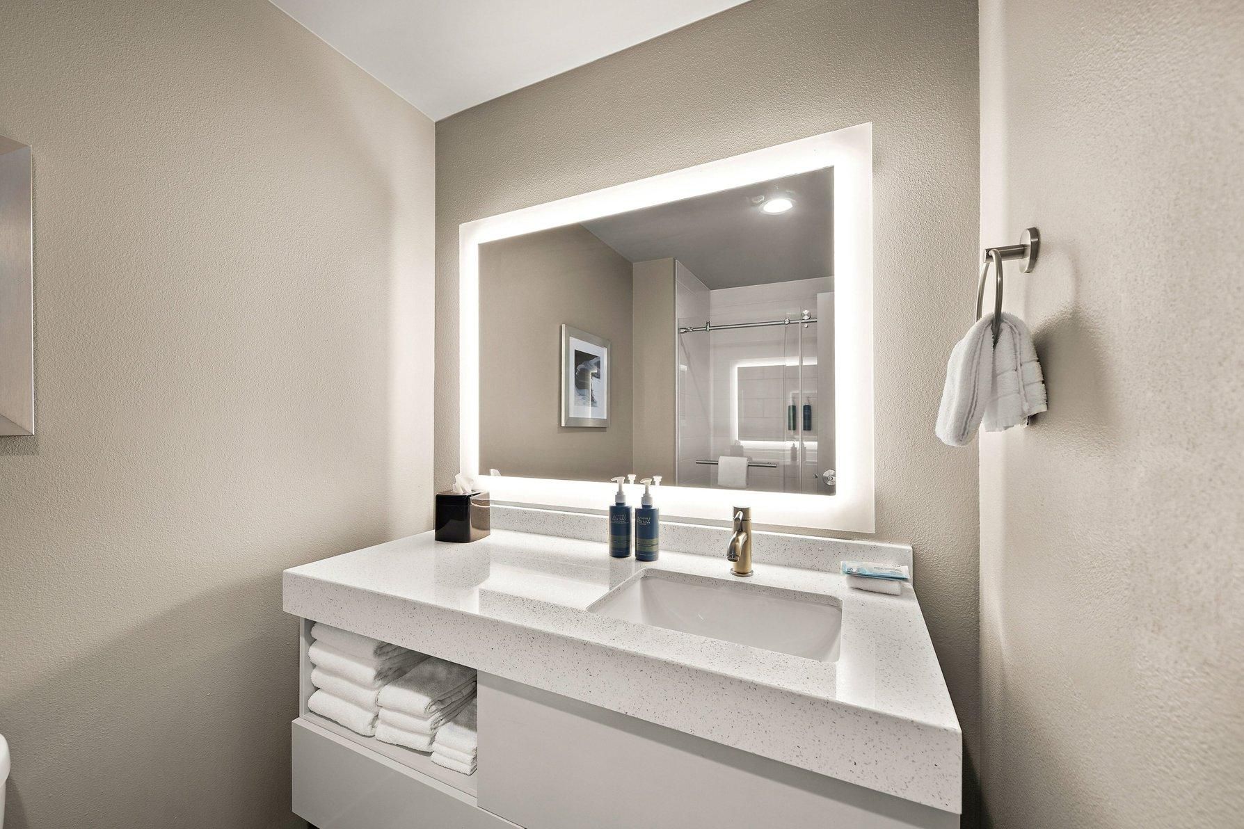 Four Points by Sheraton Plano Traditional, Guest room, 2 Queen 3