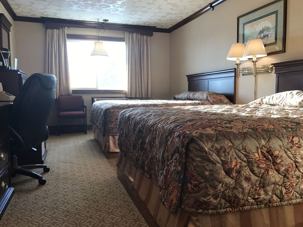 Uptown Motel Kenai Deluxe Double Room, 2 Queen Beds 4
