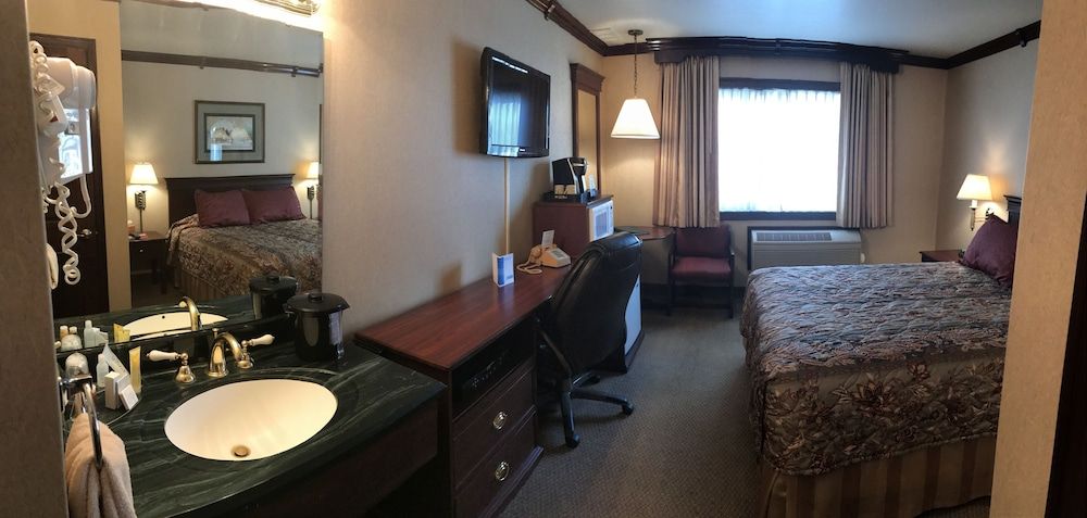 Uptown Motel Kenai Deluxe Room, 1 Queen Bed 3