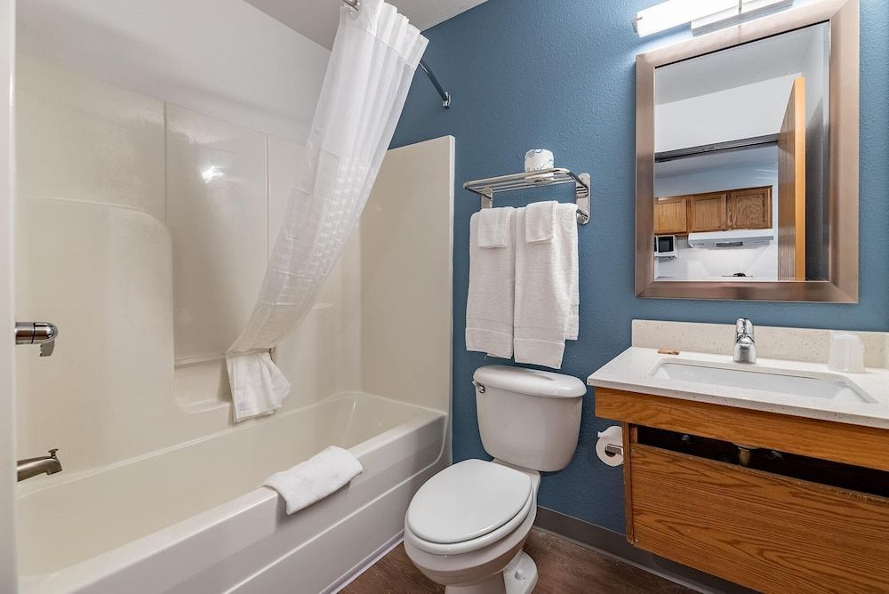 Extended Stay America Select Suites - Ocala Standard Studio, 1 Double Bed, Non Smoking, Refrigerator & Microwave 3