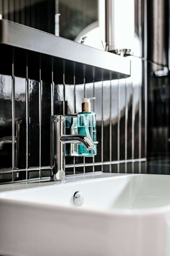 Best Western Plus Hotel Bern Standard Room, 1 Queen Bed, Refrigerator (Converts to 2 Twin Beds) 8