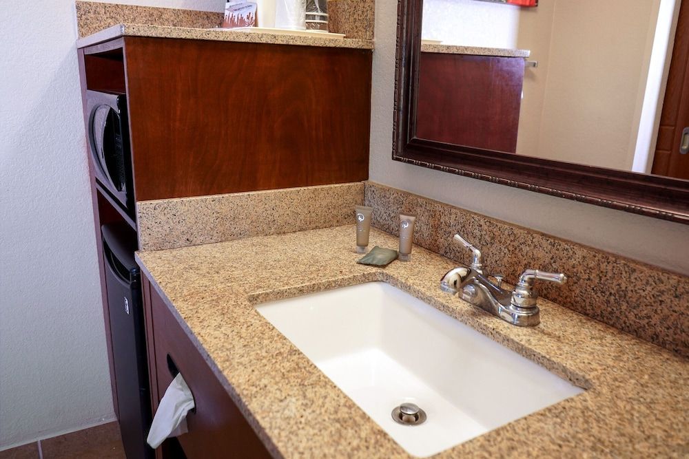 Rosen Inn International Deluxe Double Room, 2 Double Beds, Non Smoking 8