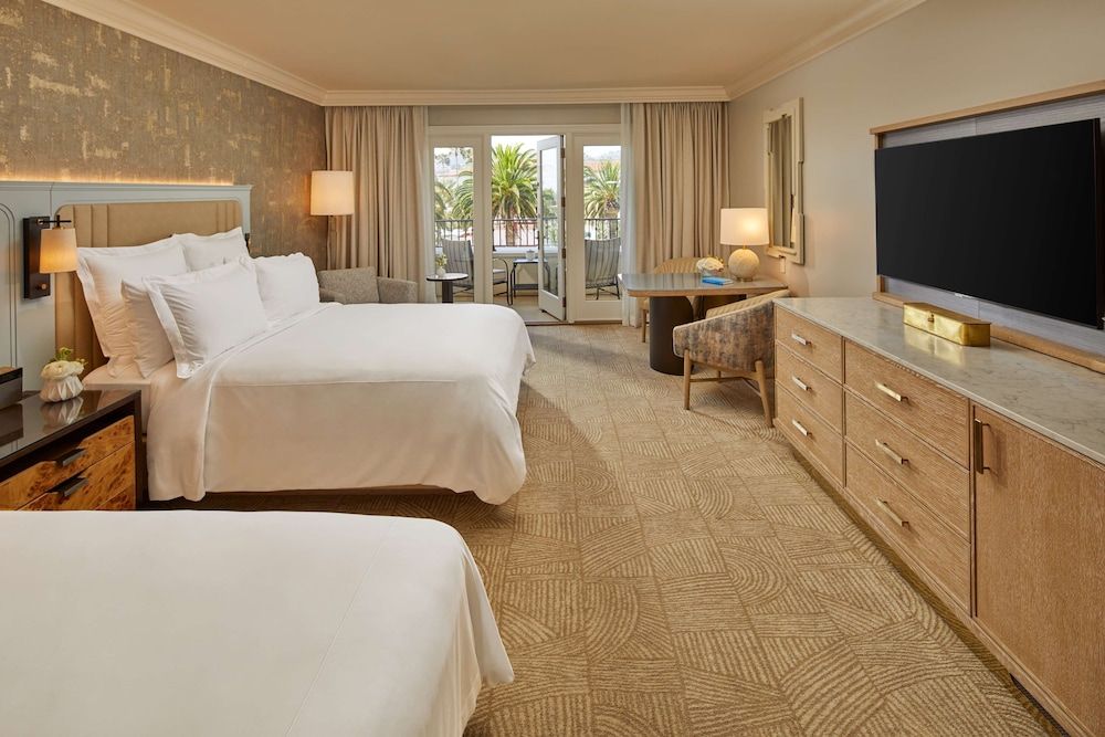 Room, 2 Queen Beds, Accessible, Pool View (Mobility & Hearing, Tub)