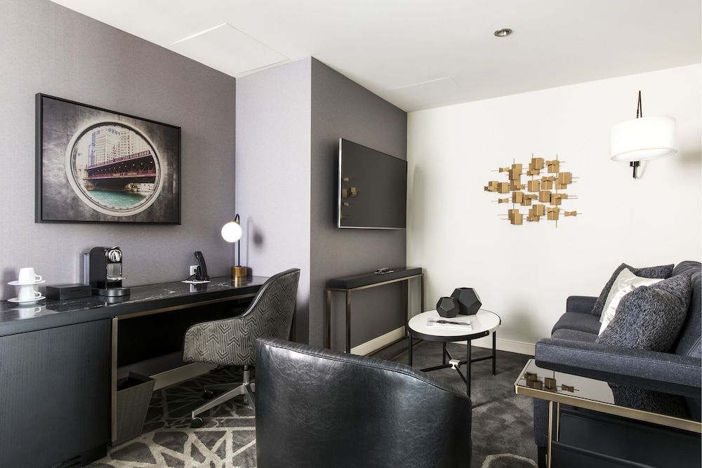 undefined LondonHouse Chicago, Curio Collection by Hilton 4