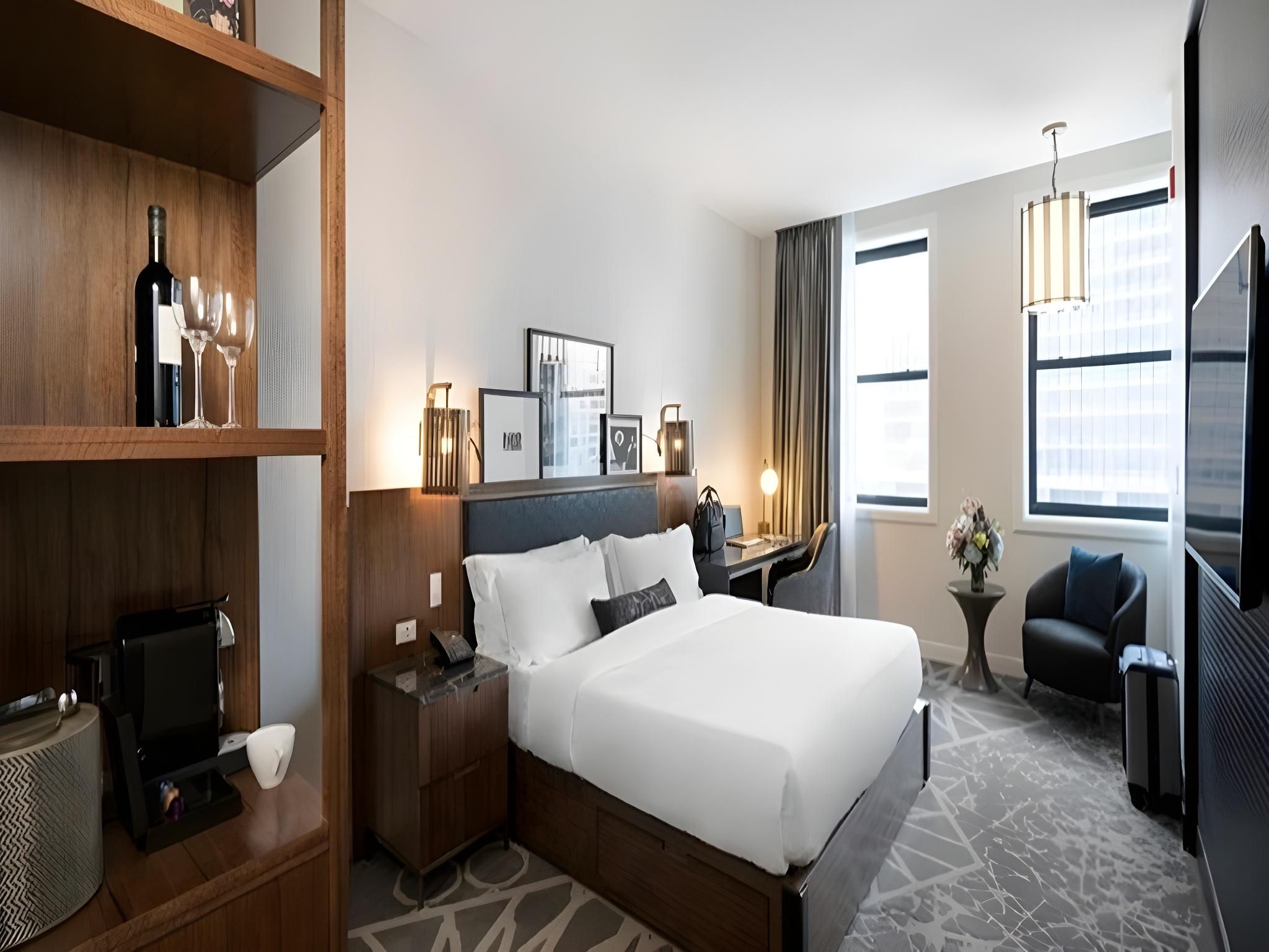 1 King Vista 1 Bdrm Suite Hearing Accessible