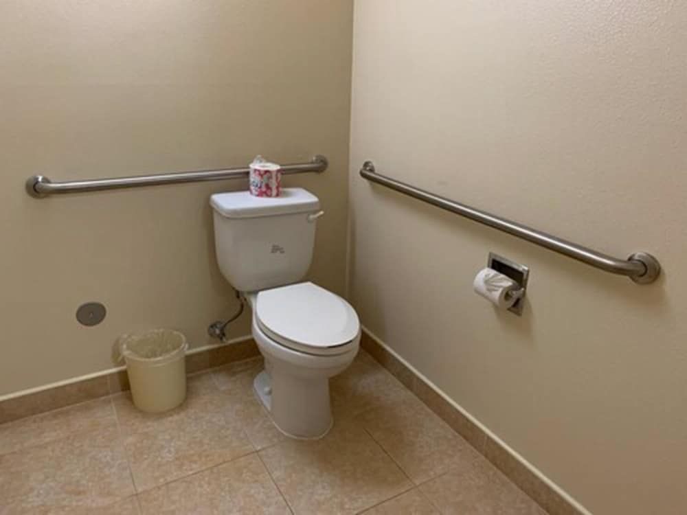 Fullerton Lodge Standard Single Room, 1 Queen Bed, Accessible 4