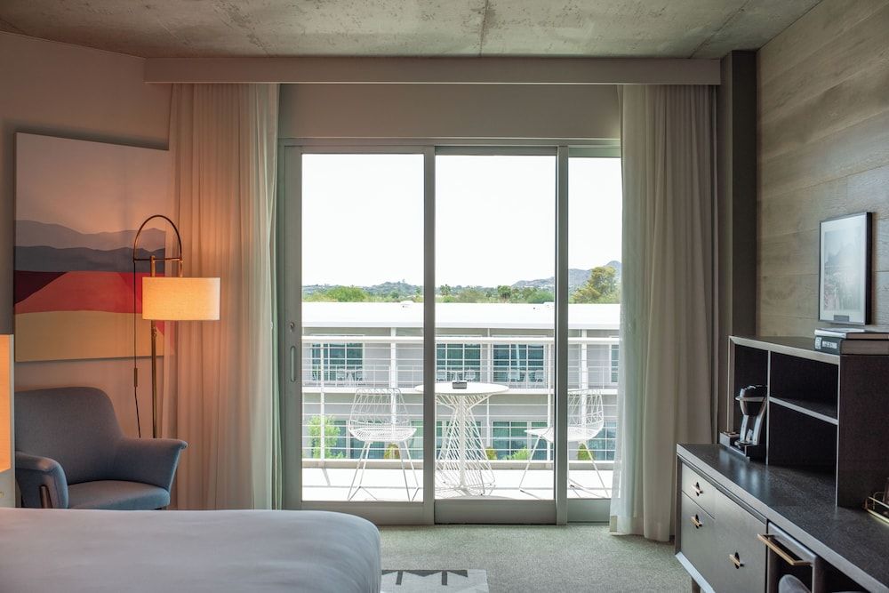 Mountain Shadows Resort Scottsdale Accessible Signature Premium King 10