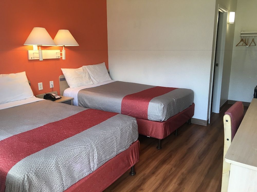 Motel 6 Lufkin, TX Standard Room, 2 Double Beds, Non Smoking, Refrigerator & Microwave