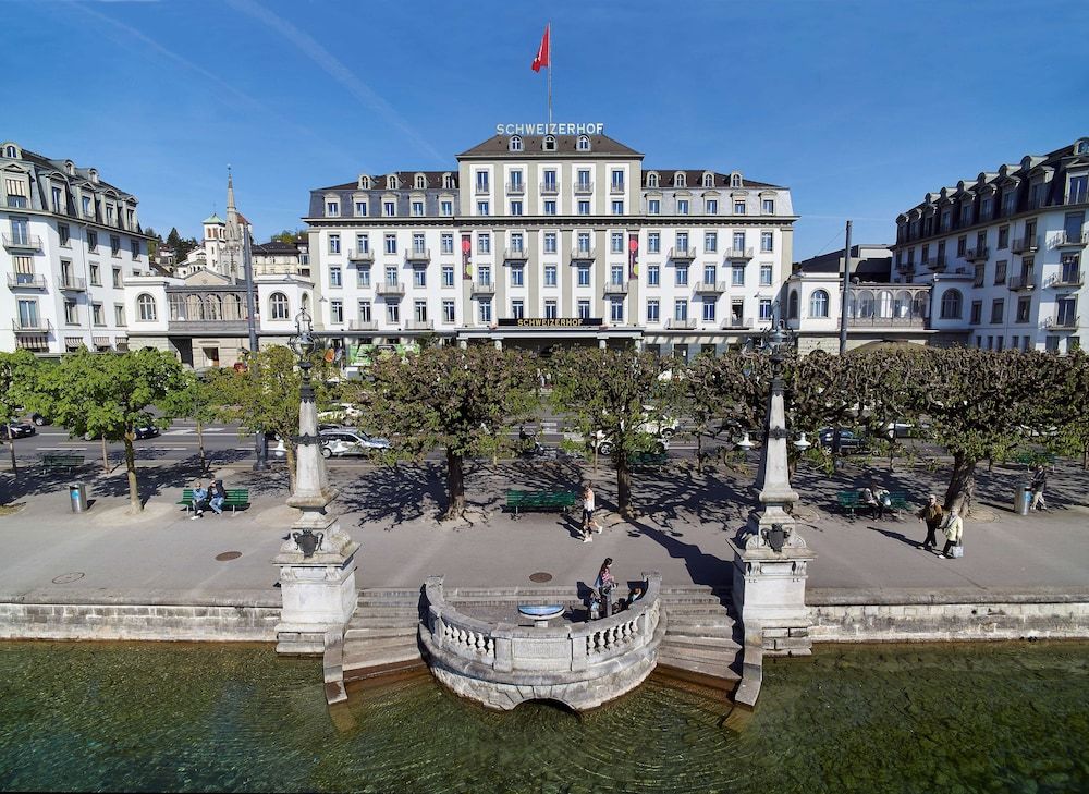 Hotel Schweizerhof Luzern Style Double Room City View 4