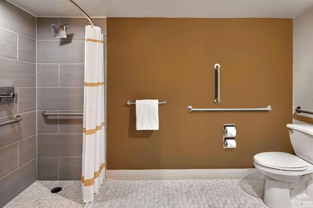 Marriott Phoenix Airport Room, 1 King Bed, Non Smoking 7