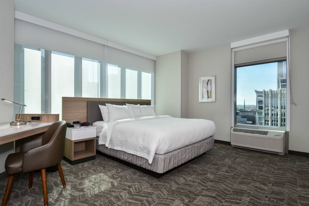 Studio Suite, 1 King Bed (Mobility Accessible, Roll-In Shower)