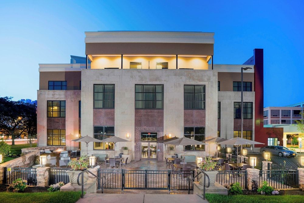 undefined Courtyard by Marriott Niagara Falls USA 4