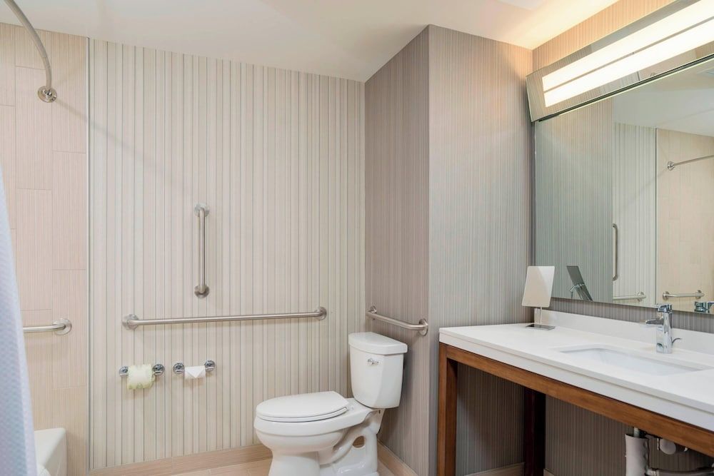 undefined Courtyard by Marriott Niagara Falls USA 9