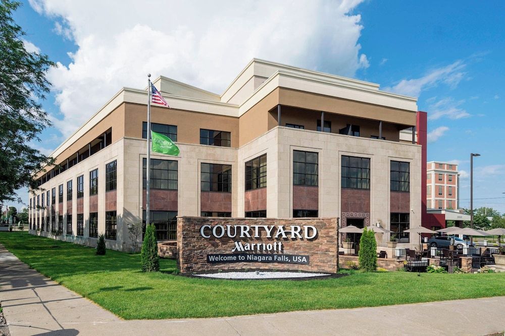 undefined Courtyard by Marriott Niagara Falls USA 2