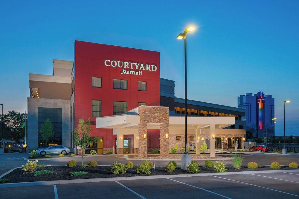undefined Courtyard by Marriott Niagara Falls USA 3
