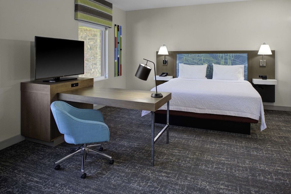 Studio, 1 King Bed, Non Smoking, Refrigerator & Microwave (Wet Bar)