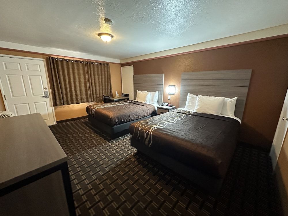 New Corral Motel Basic Room, 2 Queen Beds, Non Smoking 6