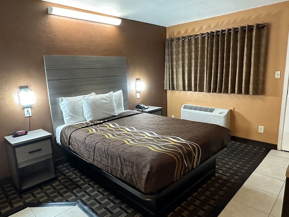 New Corral Motel Basic Room, 1 Queen Bed, Non Smoking 11