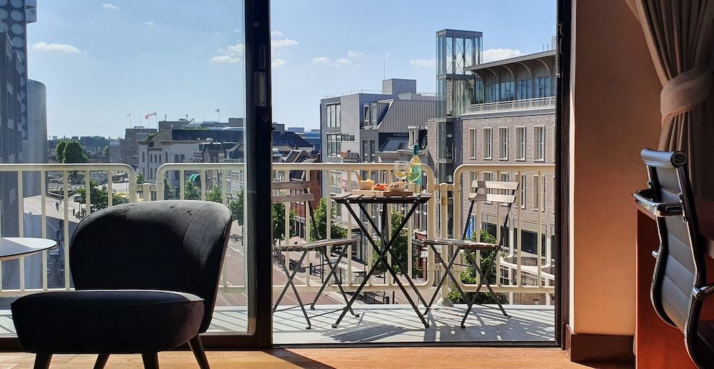 Leonardo Hotel Utrecht City Center Deluxe Room, 1 Double or 2 Twin Beds, Non Smoking, City View 4