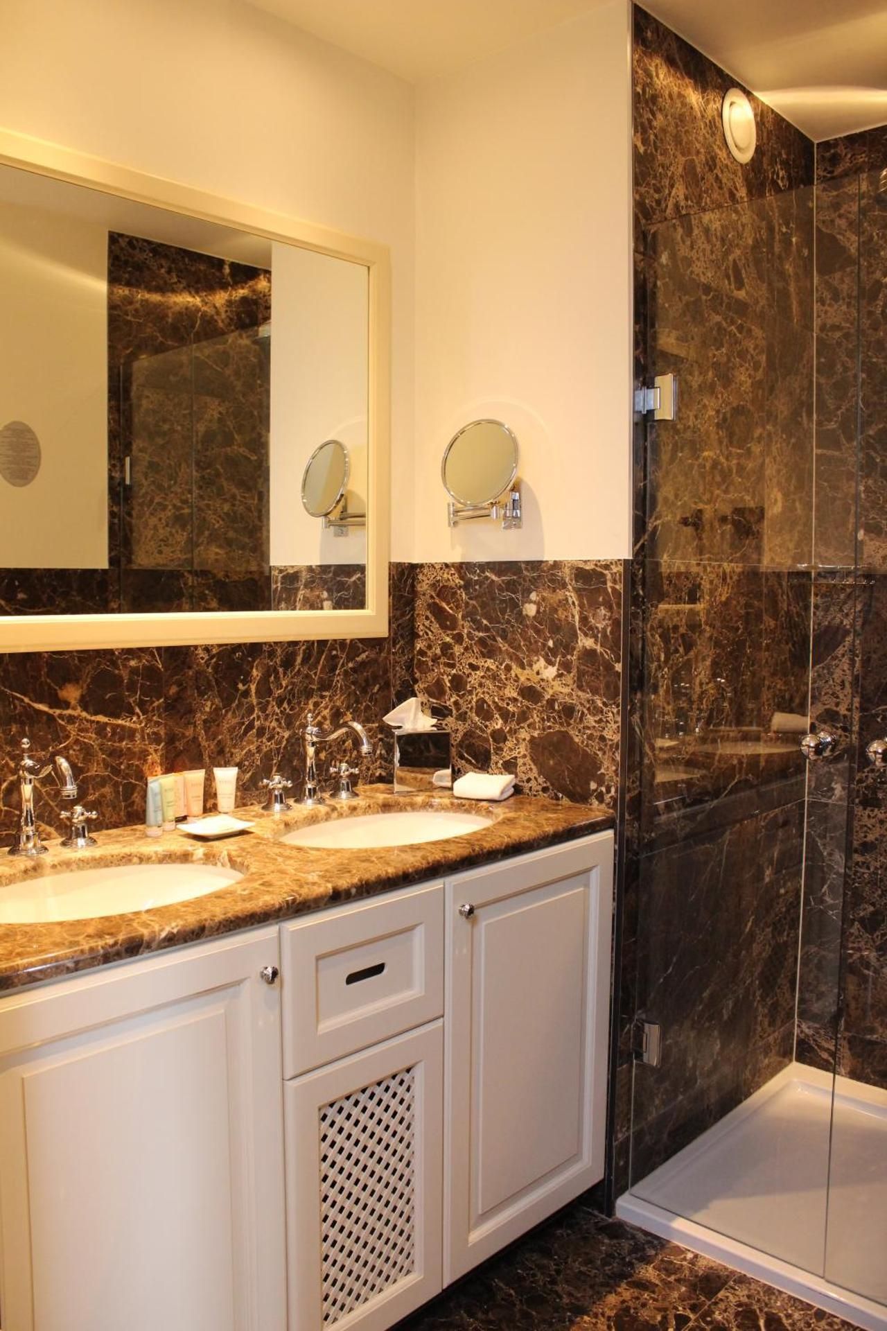 undefined Hotel Dukes Palace Residence 5