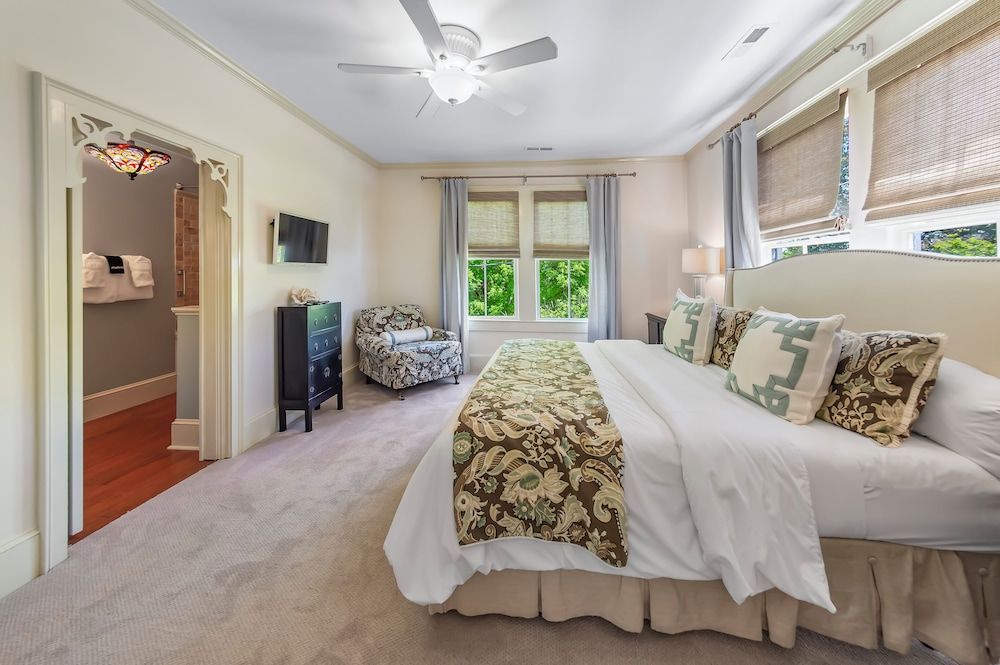 The Aerie Bed and Breakfast Grand Suite, 1 King Bed, Private Bathroom (The Caleb Bradham Suite)