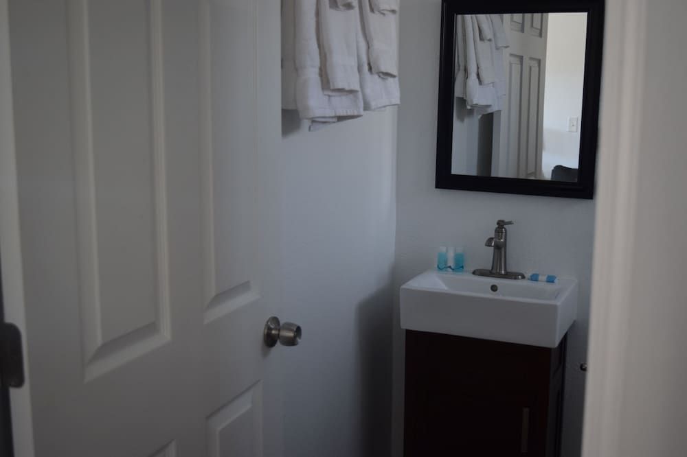 Standard Room, Kitchenette (Room 12)