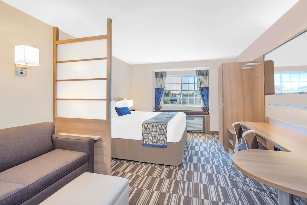 Studio Suite, 1 King Bed, Accessible, Non Smoking
