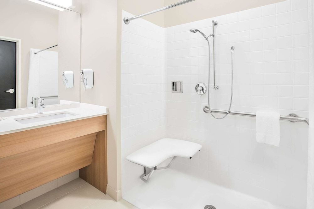 Studio Suite, 1 King Bed, Accessible, Non Smoking