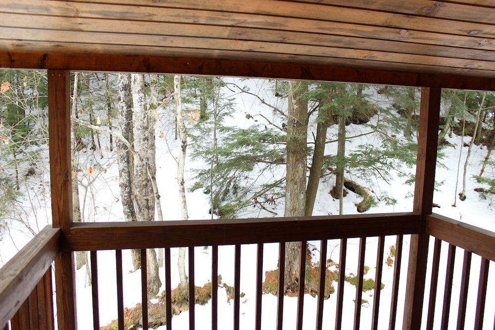 Nootka Lodge Green Tree Room 2 Queens (Superior w/Balcony) 4