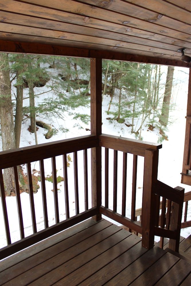 Nootka Lodge Green Tree Room 2 Queens (Superior w/Balcony) 3