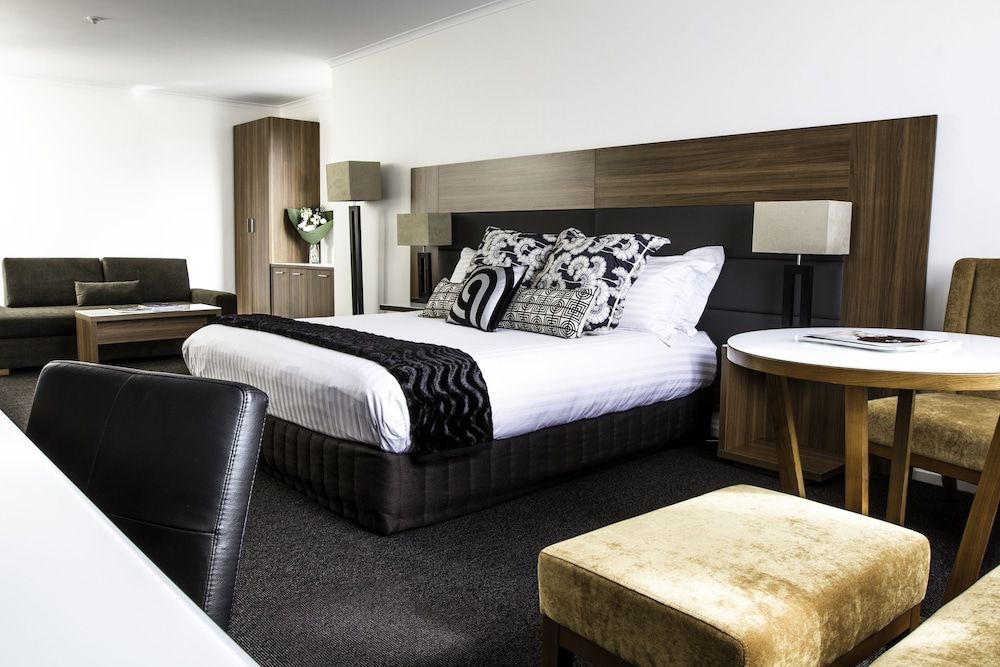 Lenna of Hobart King Suite - Harbour View