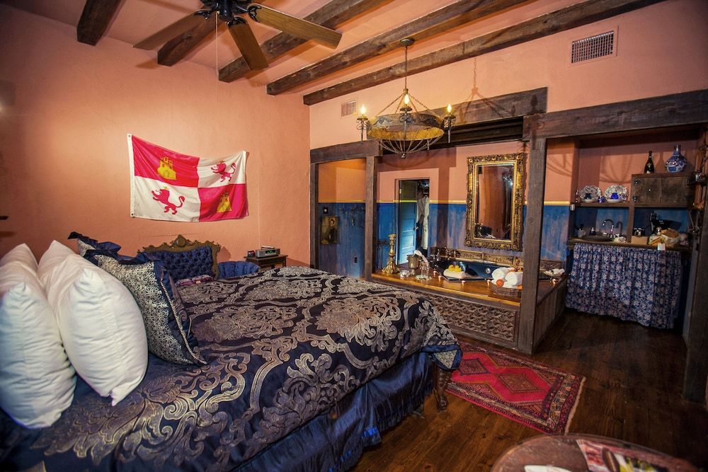 7F Lodge Classic Cabin, 1 Queen Bed, Jetted Tub (Spain)