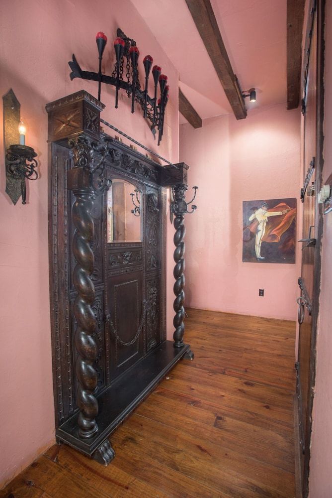 7F Lodge Classic Cabin, 1 Queen Bed, Jetted Tub (Spain) 3