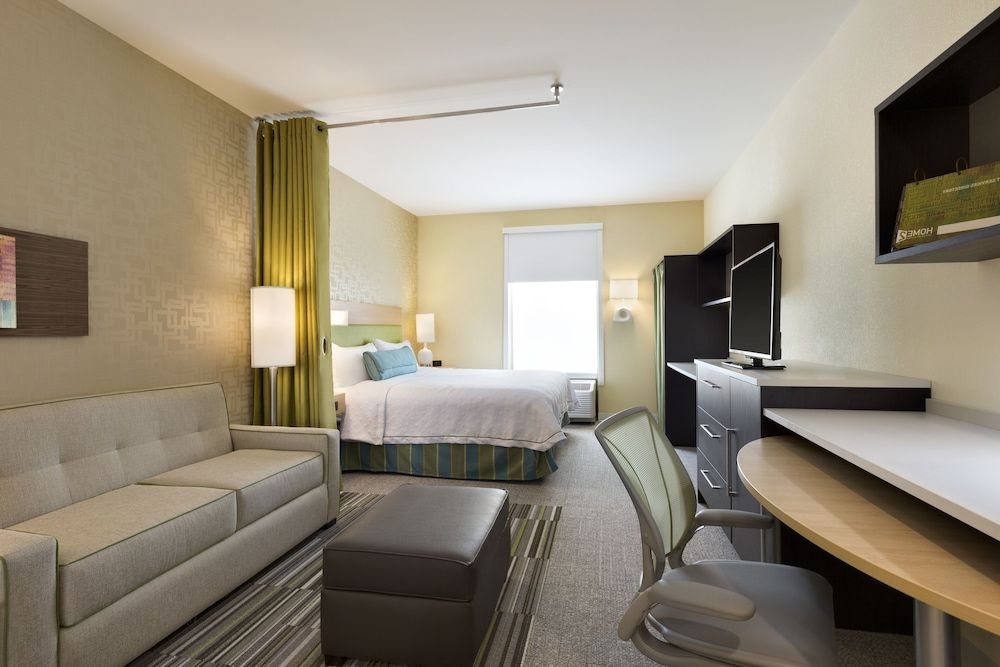 Studio Suite, 1 King Bed, Non Smoking